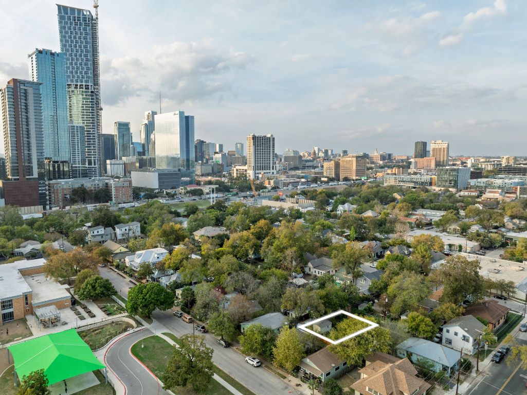 1020 Spence Street, Unit B Austin, TX 78702 - Photo 1 of 9 a view of a city