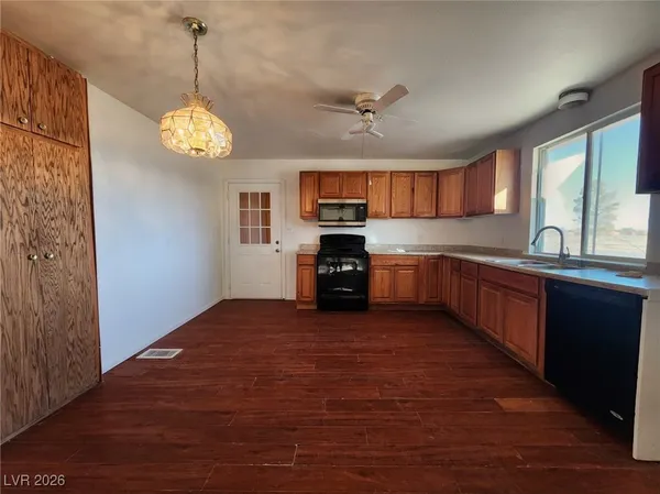 $1,250 | 2640 Tough Girl Road, Pahrump, NV 89060