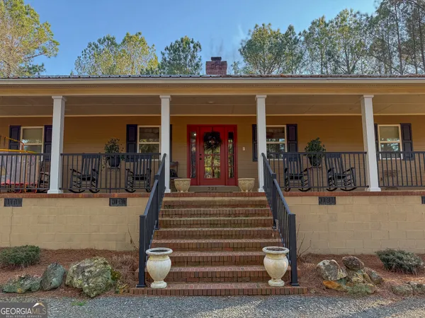 a view of a house with porch