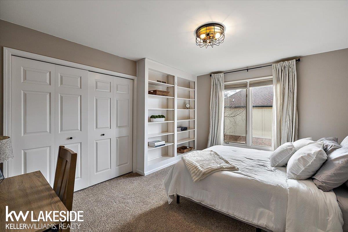 1065 Stony Pointe Boulevard Rochester, MI 48307 - Photo 78 of 90 50170424-75ed873f-8ad3-4caf-8a4b-35ba71b5ea32.JPG