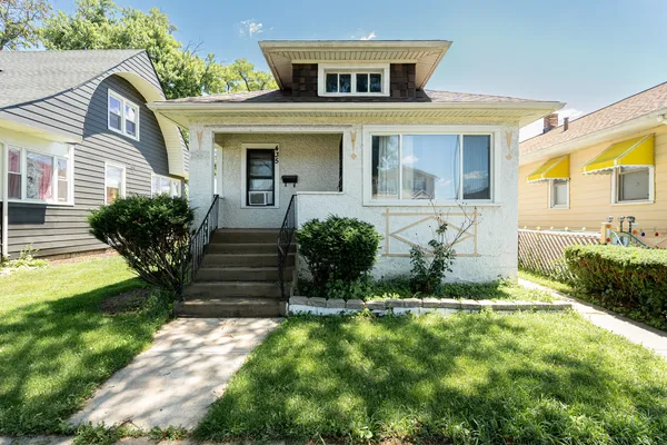 $190,000 | 435 22nd Avenue, Bellwood, IL 60104