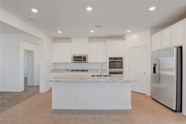 $2,800 | 882 Sycamore Falls Street, Henderson, NV 89052