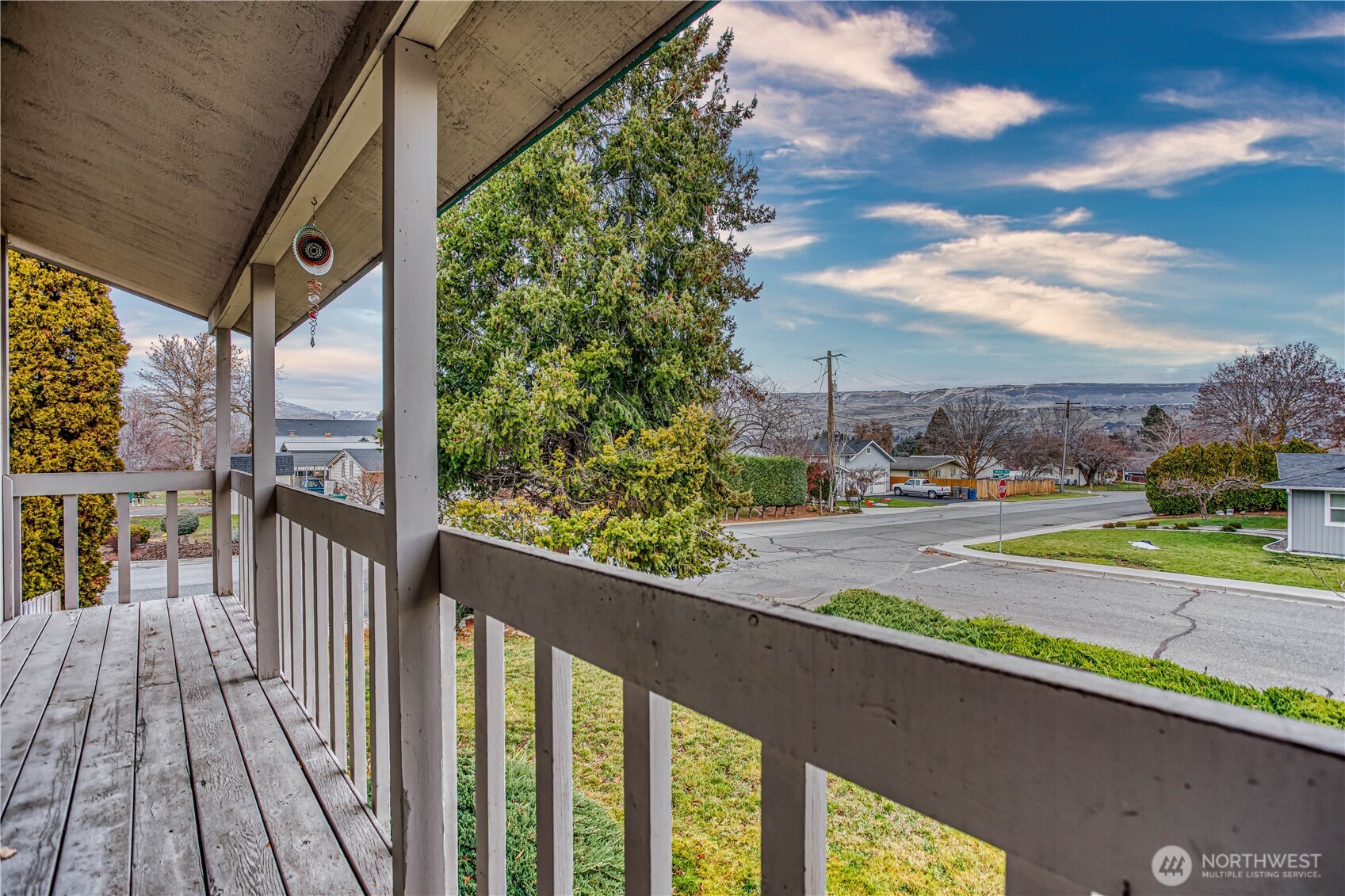 920 Willis Street Wenatchee, WA 98801 - Photo 25 of 33 a view of a city from a balcony
