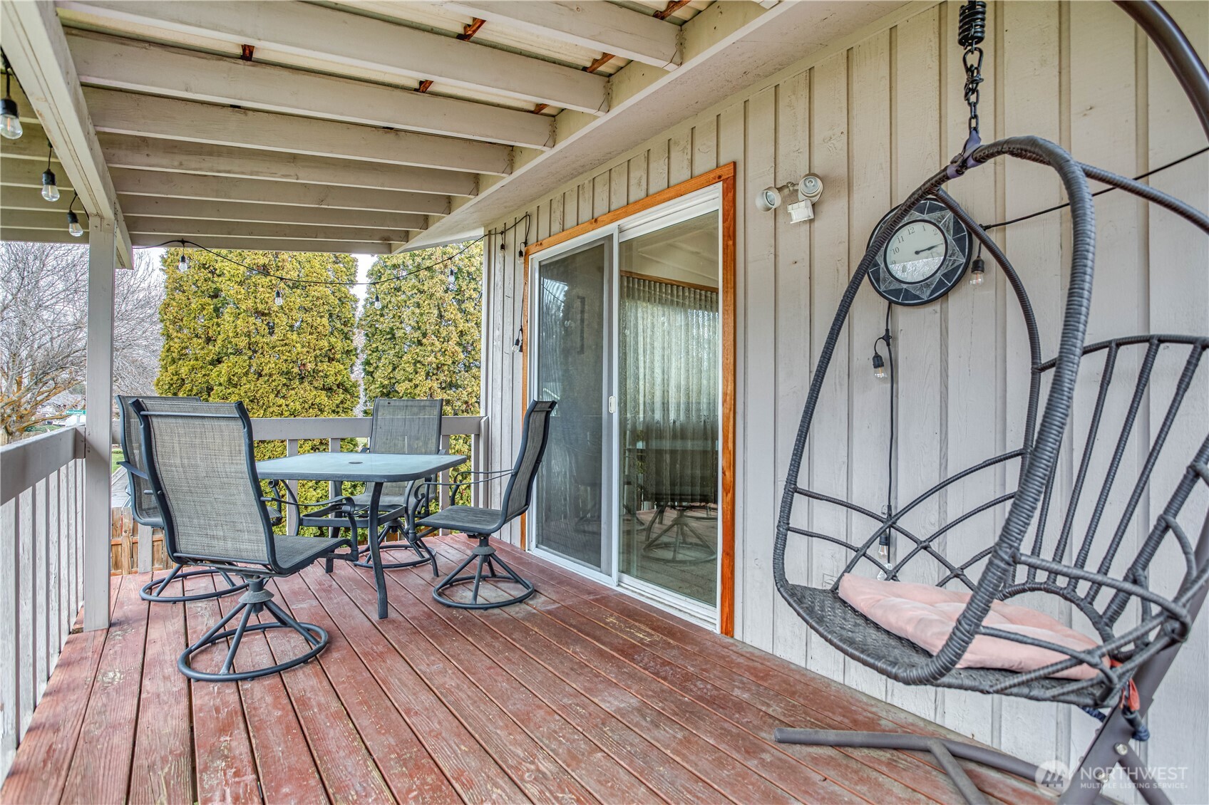 920 Willis Street Wenatchee, WA 98801 - Photo 27 of 33 a view of a dining room with furniture window and wooden floor