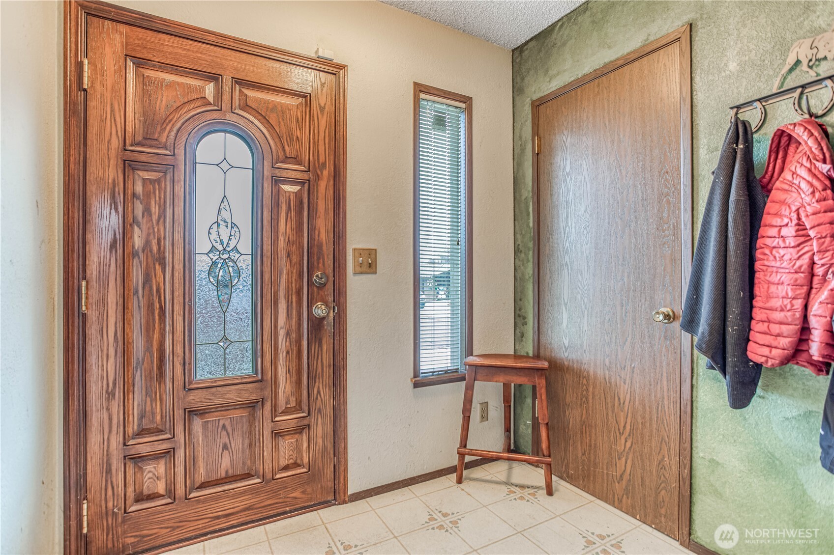 920 Willis Street Wenatchee, WA 98801 - Photo 4 of 33 a view of front door with a door