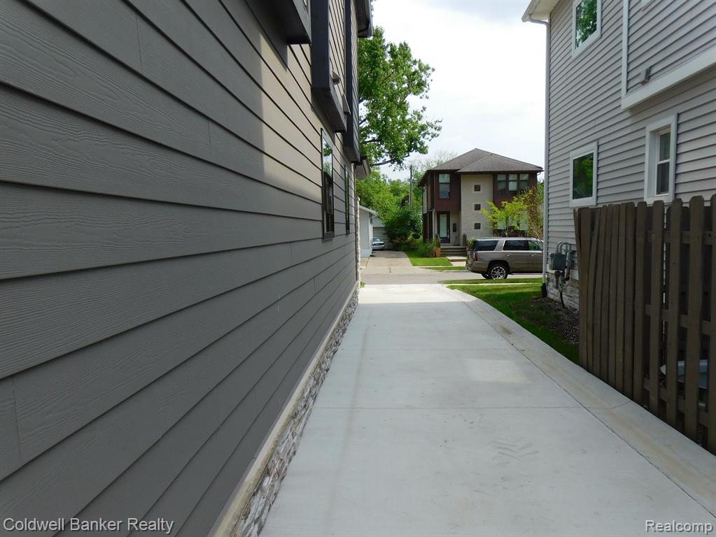 1439 Ruffner Avenue Birmingham, MI 48009 - Photo 8 of 46 Gallery Image 8