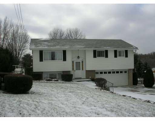 450 Aten Road Coraopolis, PA 15108 - Photo 1 of 8 Exterior Front.