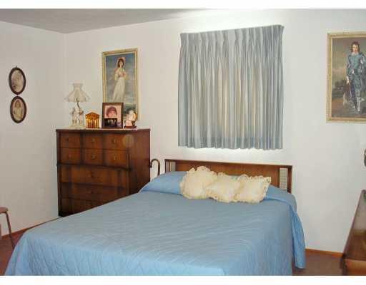 450 Aten Road Coraopolis, PA 15108 - Photo 5 of 8 Master Bedroom.
