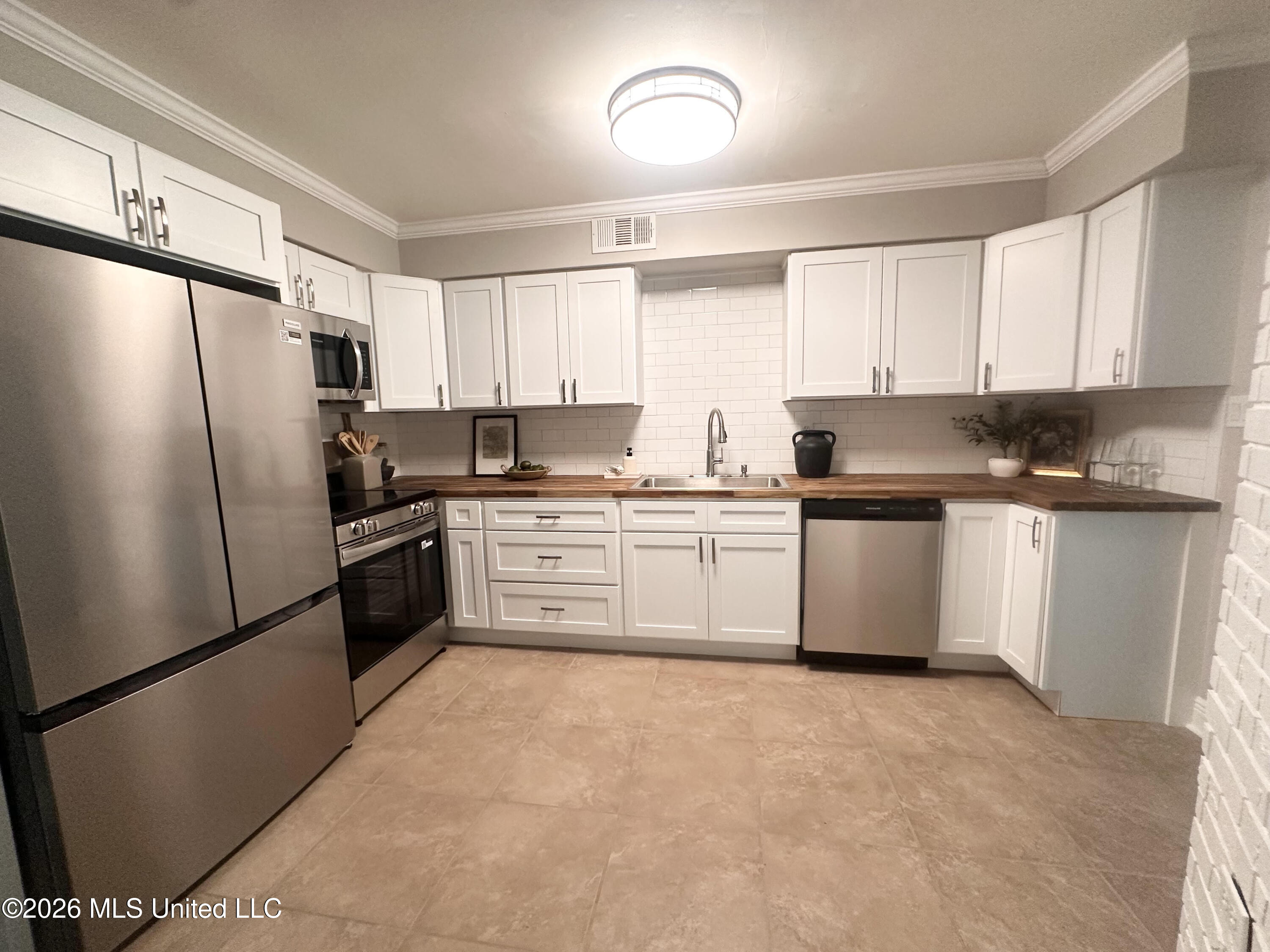 15527 Dobson Road Diberville, MS 39540 - Photo 7 of 27 Kitchen