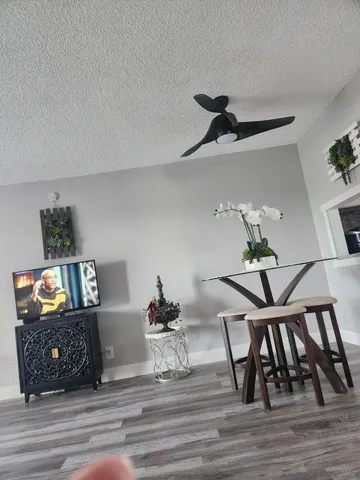 $1,995 | 2606 Garden Drive South, Unit 304, Lake Worth Beach, FL 33461