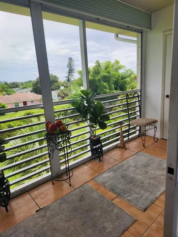 $1,995 | 2606 Garden Drive South, Unit 304, Lake Worth Beach, FL 33461
