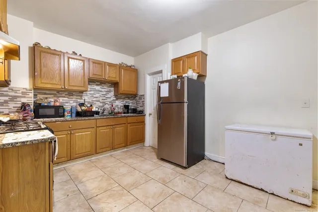 $850,000 | 350 Bunnell Street, Bridgeport, CT 06607