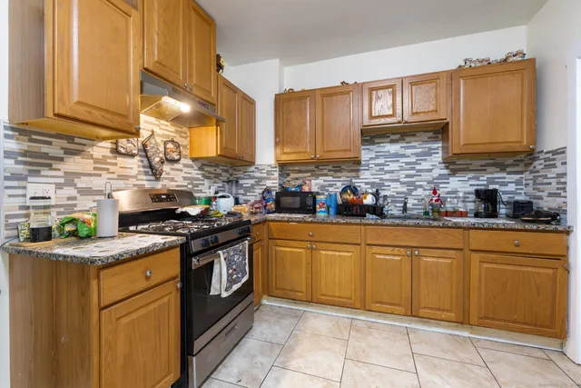 $850,000 | 350 Bunnell Street, Bridgeport, CT 06607