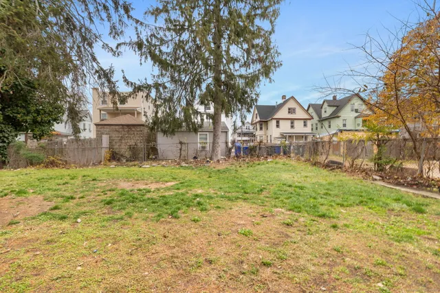 $850,000 | 350 Bunnell Street, Bridgeport, CT 06607