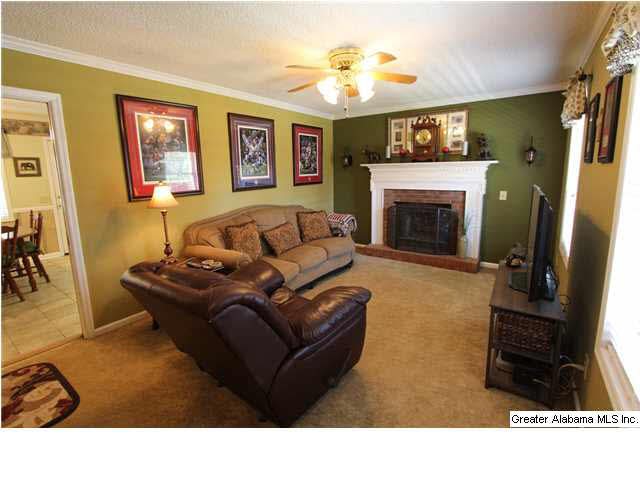 4412 Mayfair Road Anniston, AL 36207 - Photo 2 of 31