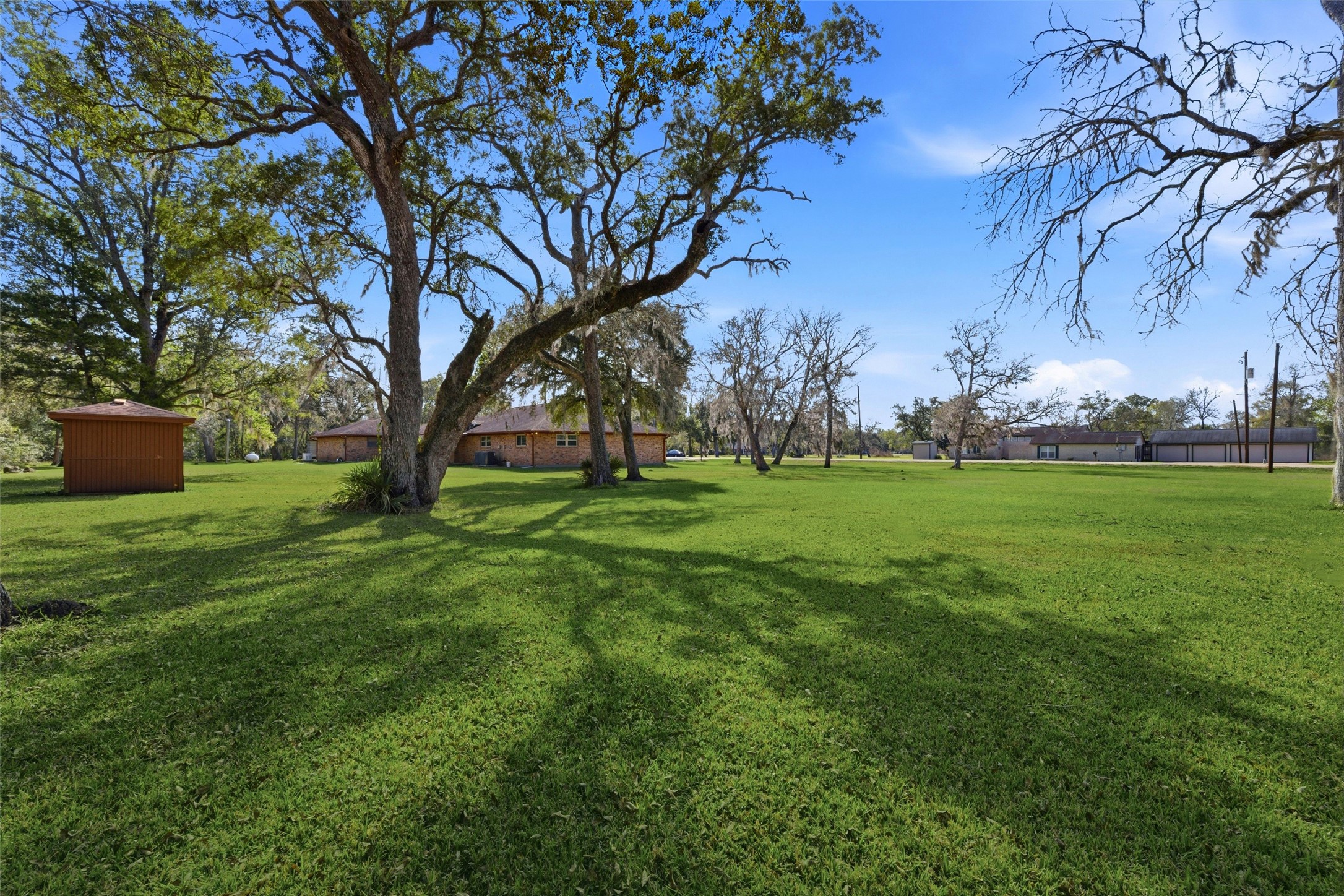 436 County Road 502A Sweeny, TX 77480 - Photo 43 of 45 a backyard of a house with lots of green space