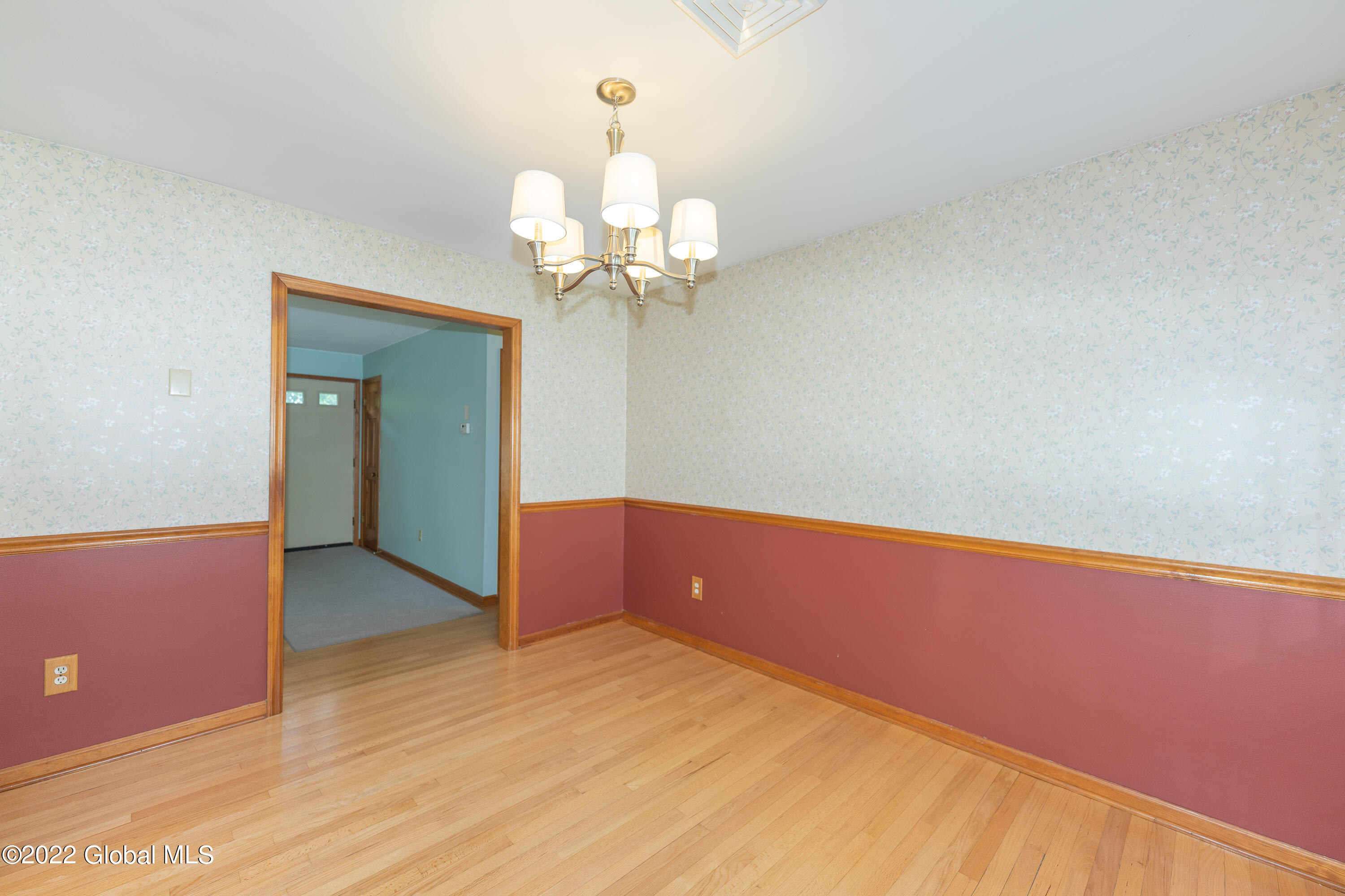 15 Summit Road Bethlehem, NY 12054 - Photo 14 of 41 2 Dining 4