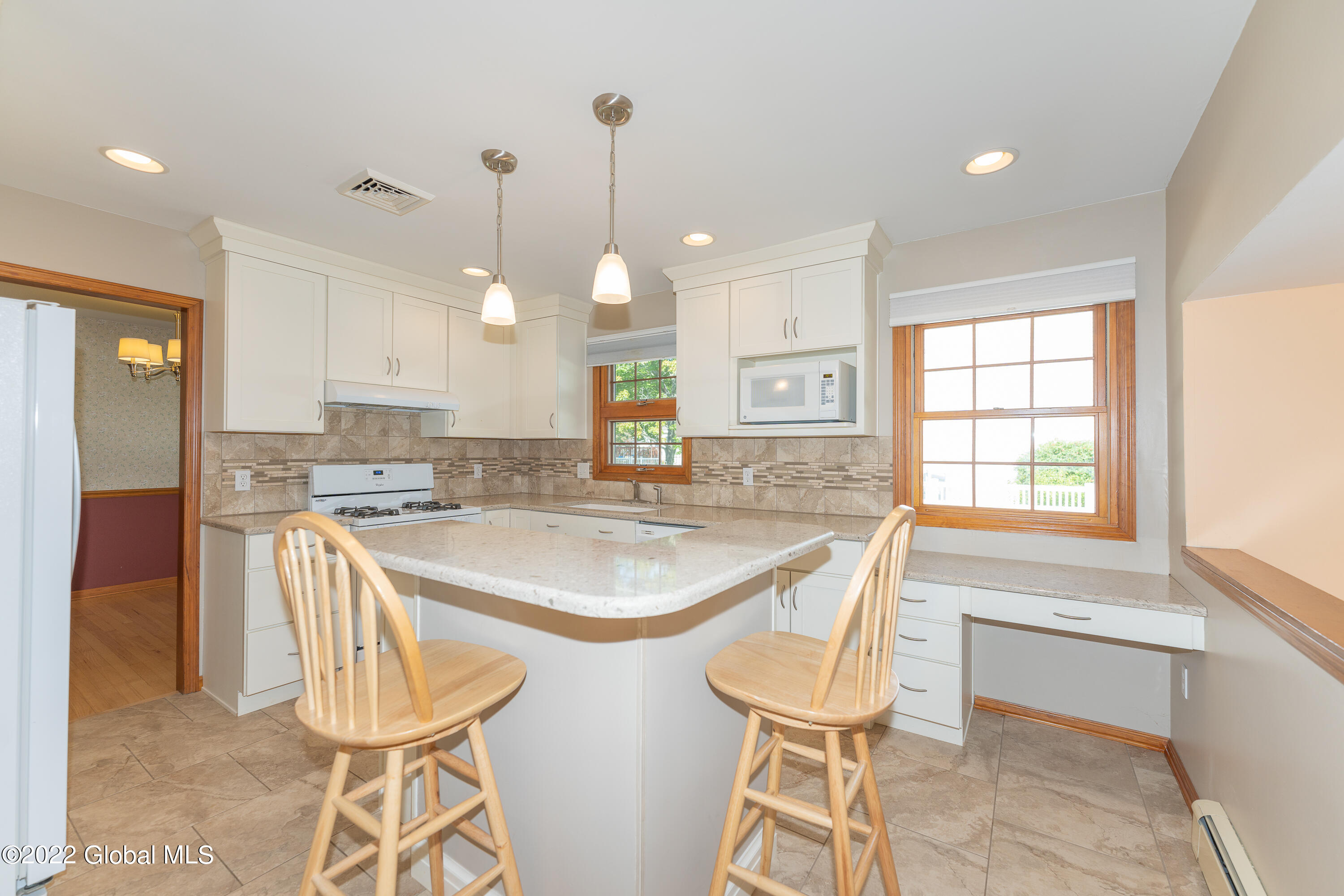 15 Summit Road Bethlehem, NY 12054 - Photo 18 of 41 3 Kitchen 4