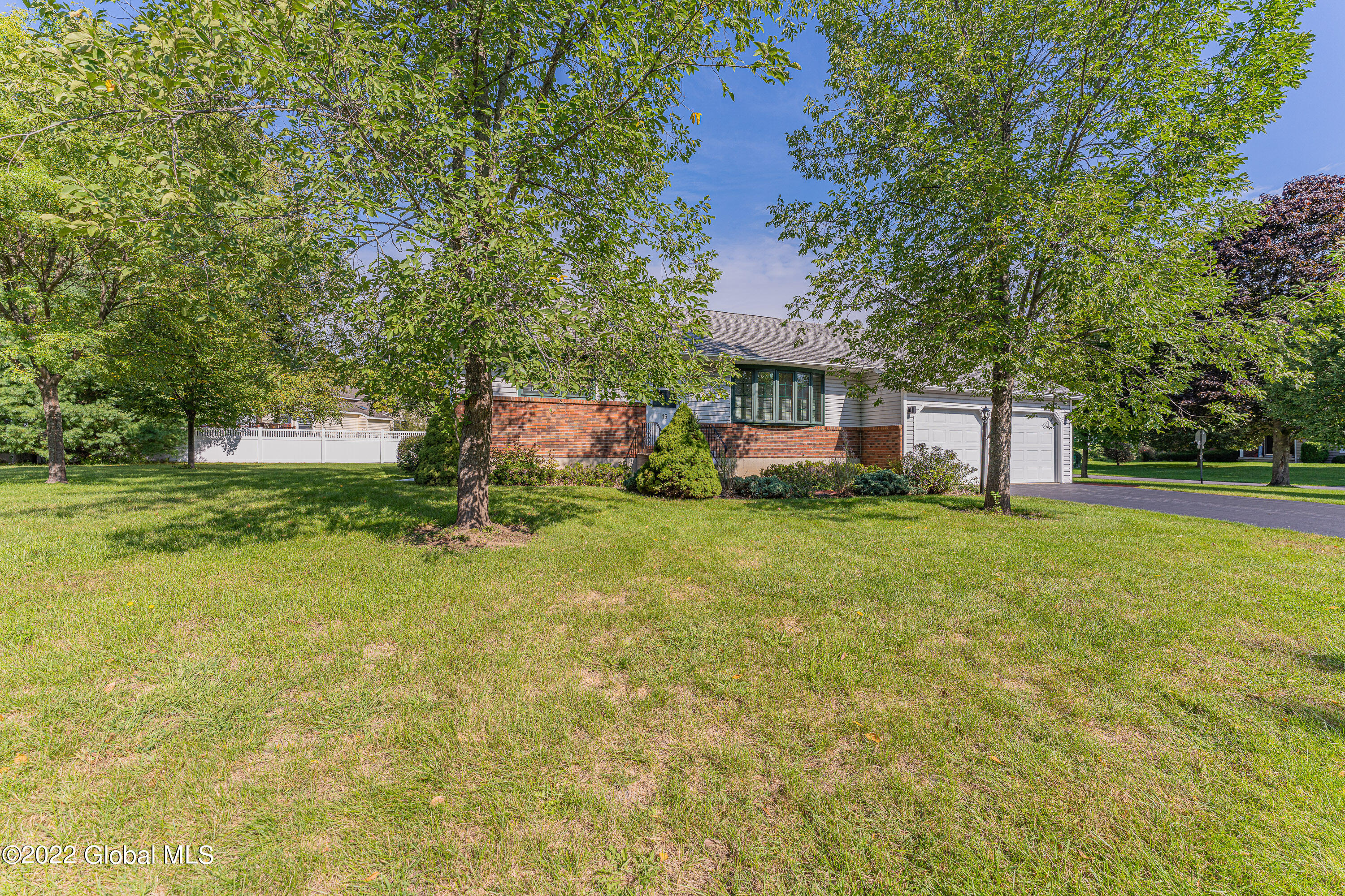 15 Summit Road Bethlehem, NY 12054 - Photo 4 of 41 0 Front 4