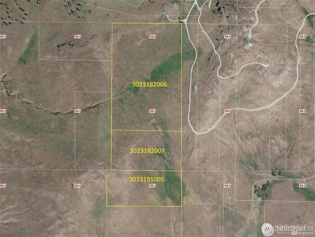 2-xx Buckhorn Mountain Road Pateros, WA 98846 - Photo 2 of 5 a bathroom with a shower