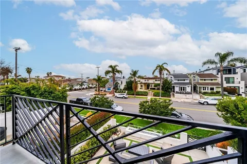 $2,995,000 | 608 13th Street, Huntington Beach, CA 92648