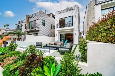 $2,995,000 | 608 13th Street, Huntington Beach, CA 92648