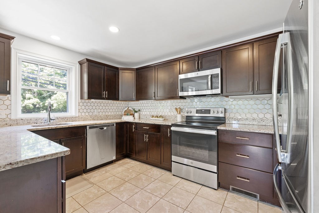 30 Webster Street, Unit 4 Needham, MA 02494 - Photo 10 of 29