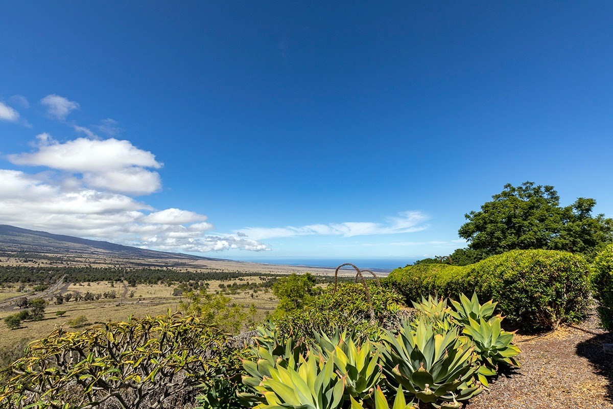 71-1644 Puu Napoo Drive Kailua-Kona, HI 96740 - Photo 2 of 28