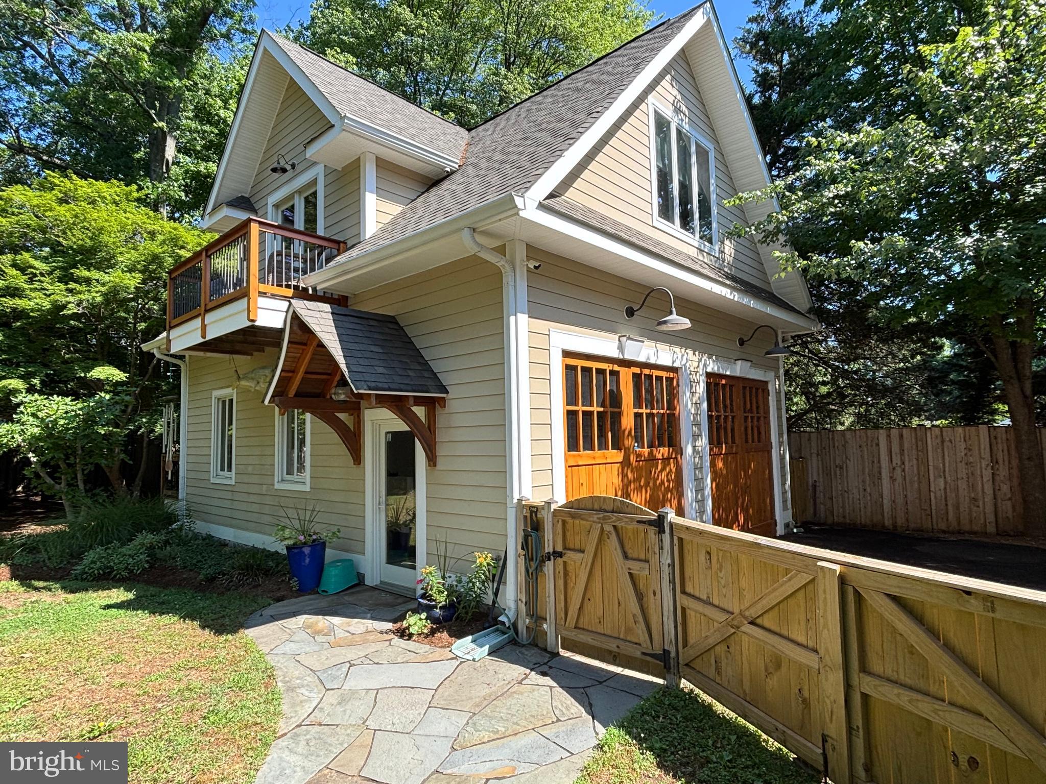 2840 Carrollton Road Annapolis, MD 21403 - Photo 2 of 20 Custom garage with full apartment above