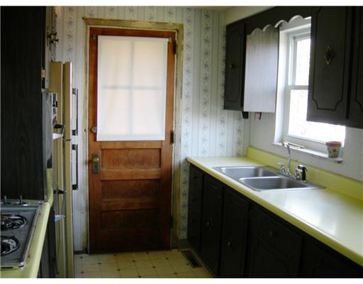 2926 Middletown Road Sheraden, PA 15204 - Photo 8 of 17 Kitchen.