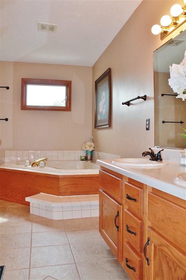 10808 Wild Ridge Place Fort Wayne, IN 46818 - Photo 20 of 33 Gallery Image 20