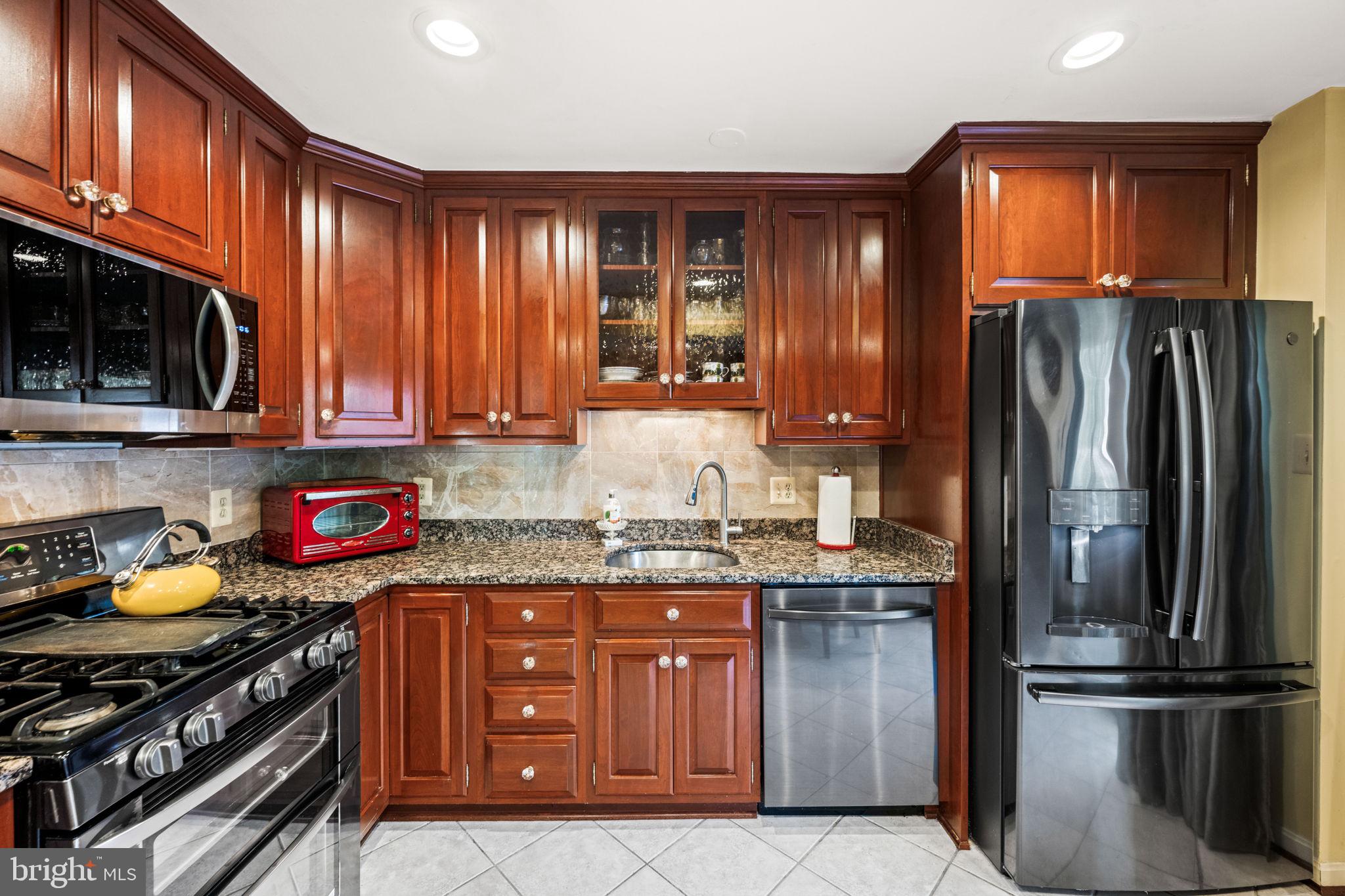6813 Landor Lane Springfield, VA 22152 - Photo 17 of 60