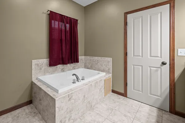 $579,999 | 1338 West 61st Street, Davenport, IA 52806