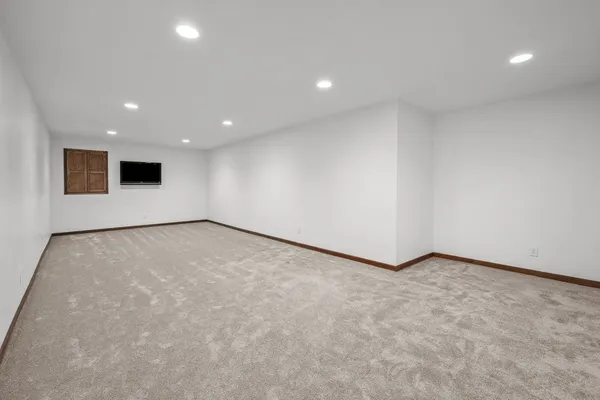 $579,999 | 1338 West 61st Street, Davenport, IA 52806