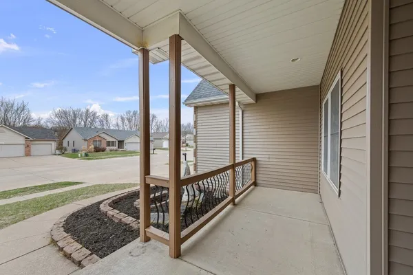 $579,999 | 1338 West 61st Street, Davenport, IA 52806