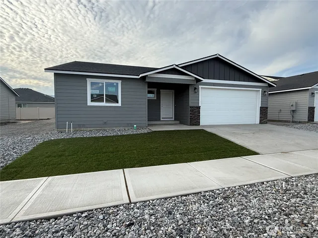 $504,900 | 62 Salmon Drive, Wenatchee, WA 98801