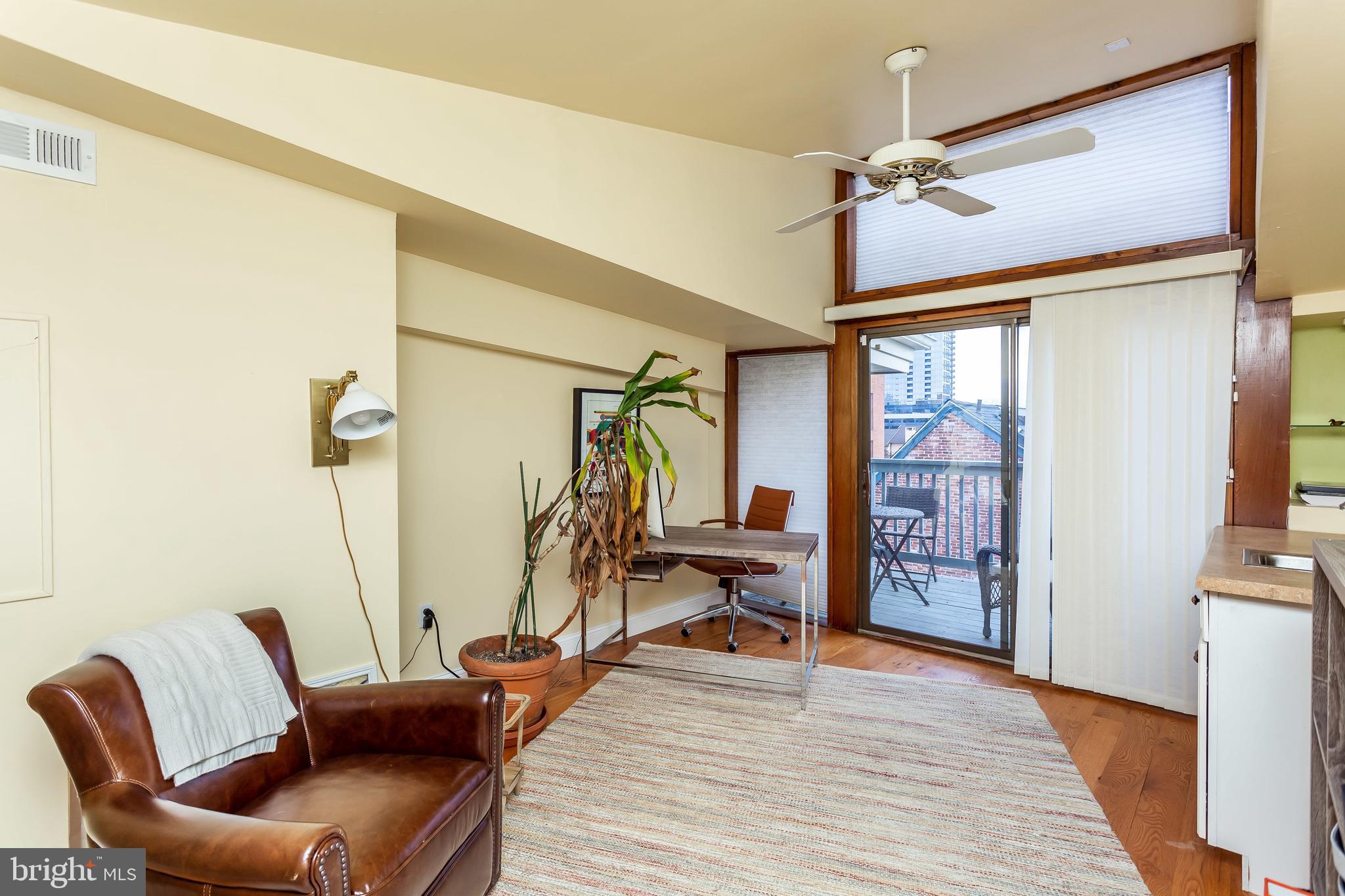 521 South Sharp Street Baltimore, MD 21201 - Photo 17 of 24 Upper floor living space with deck