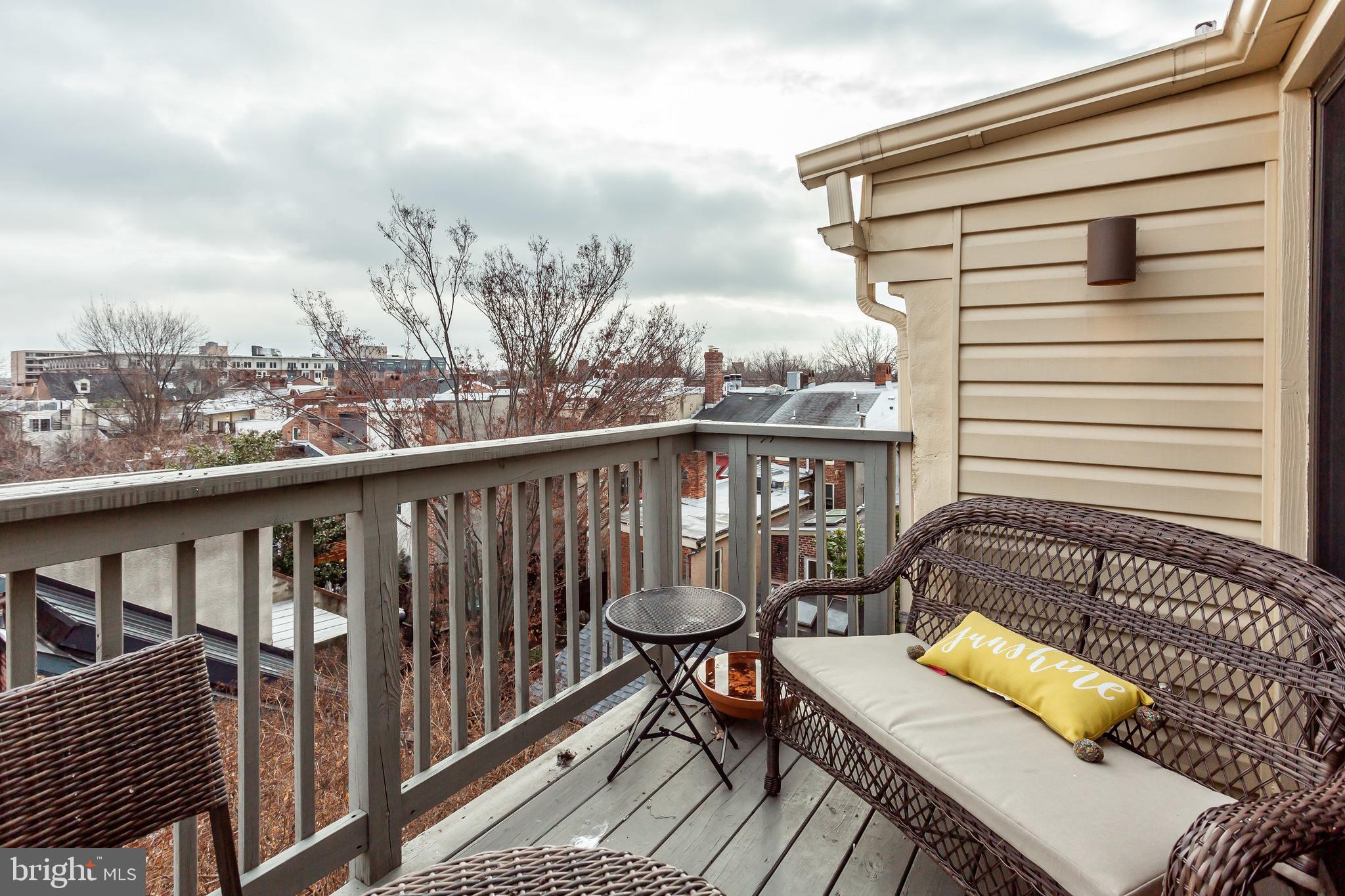 521 South Sharp Street Baltimore, MD 21201 - Photo 19 of 24 Upper floor deck