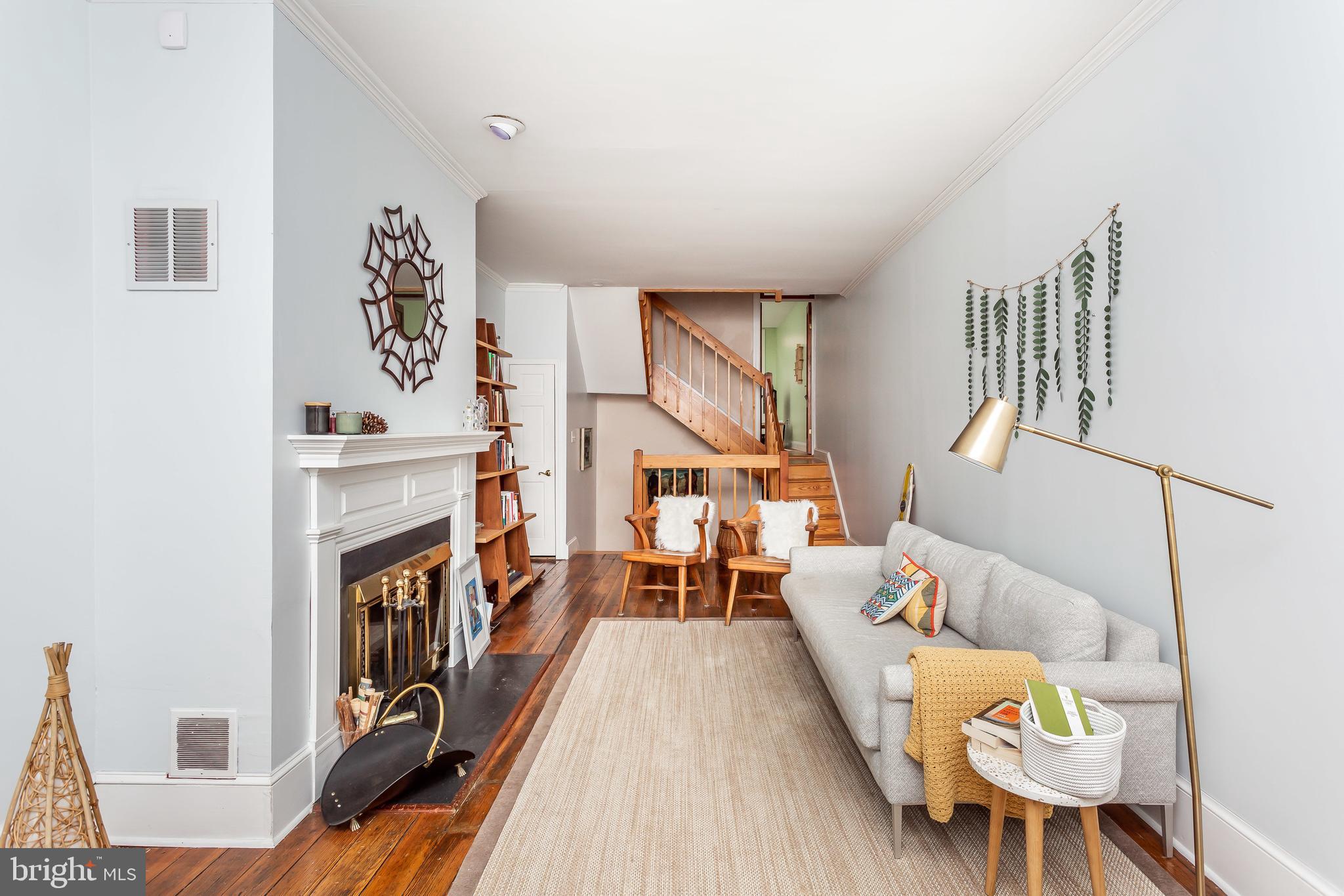 521 South Sharp Street Baltimore, MD 21201 - Photo 9 of 24 Large living room