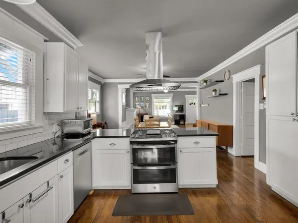 $530,000 | 1942 Fairmount Avenue, Fort Worth, TX 76110