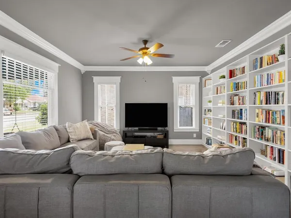 $530,000 | 1942 Fairmount Avenue, Fort Worth, TX 76110