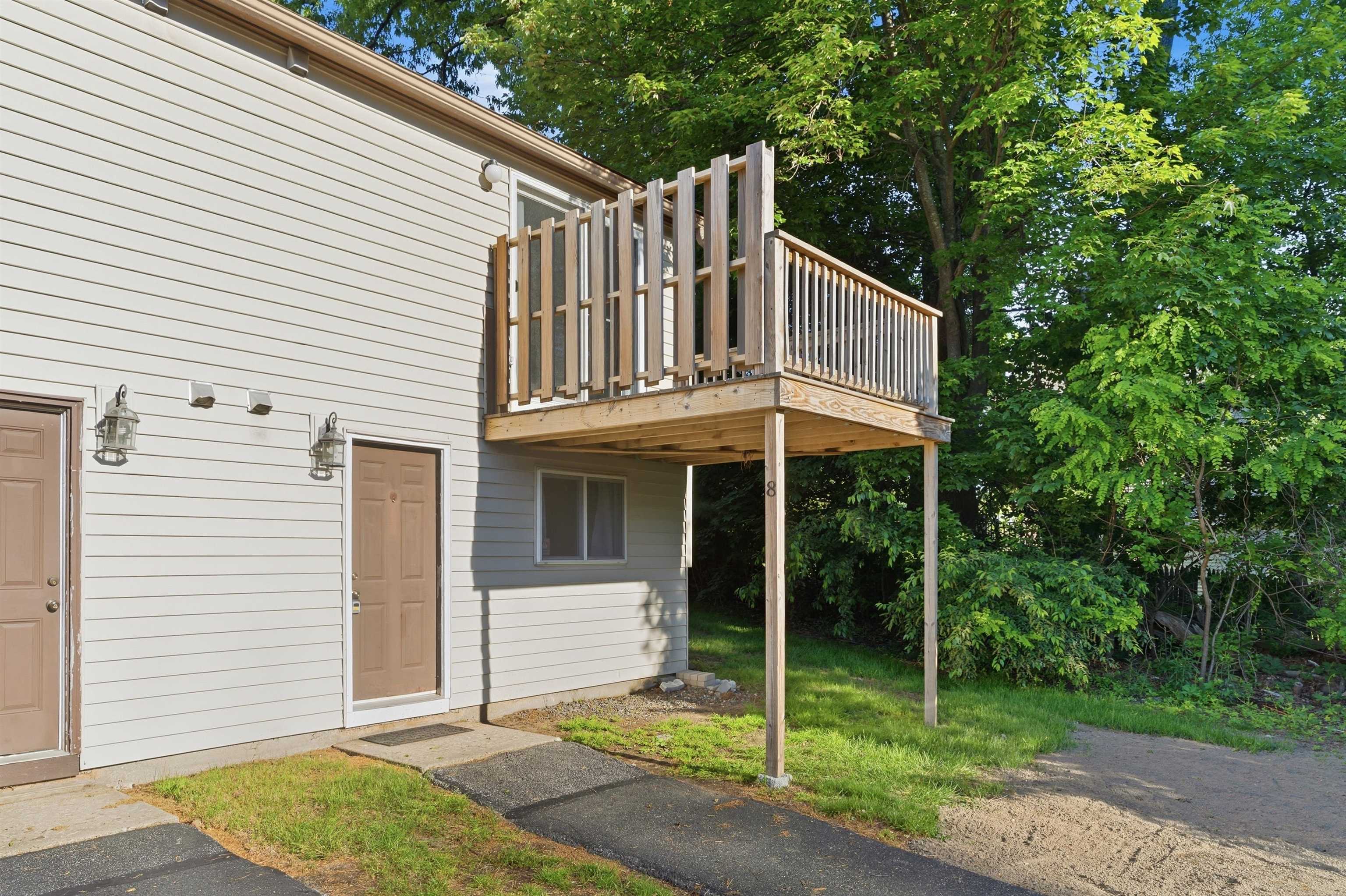 897 Mammoth Road, Unit 8 Manchester, NH 03104 - Photo 3 of 48