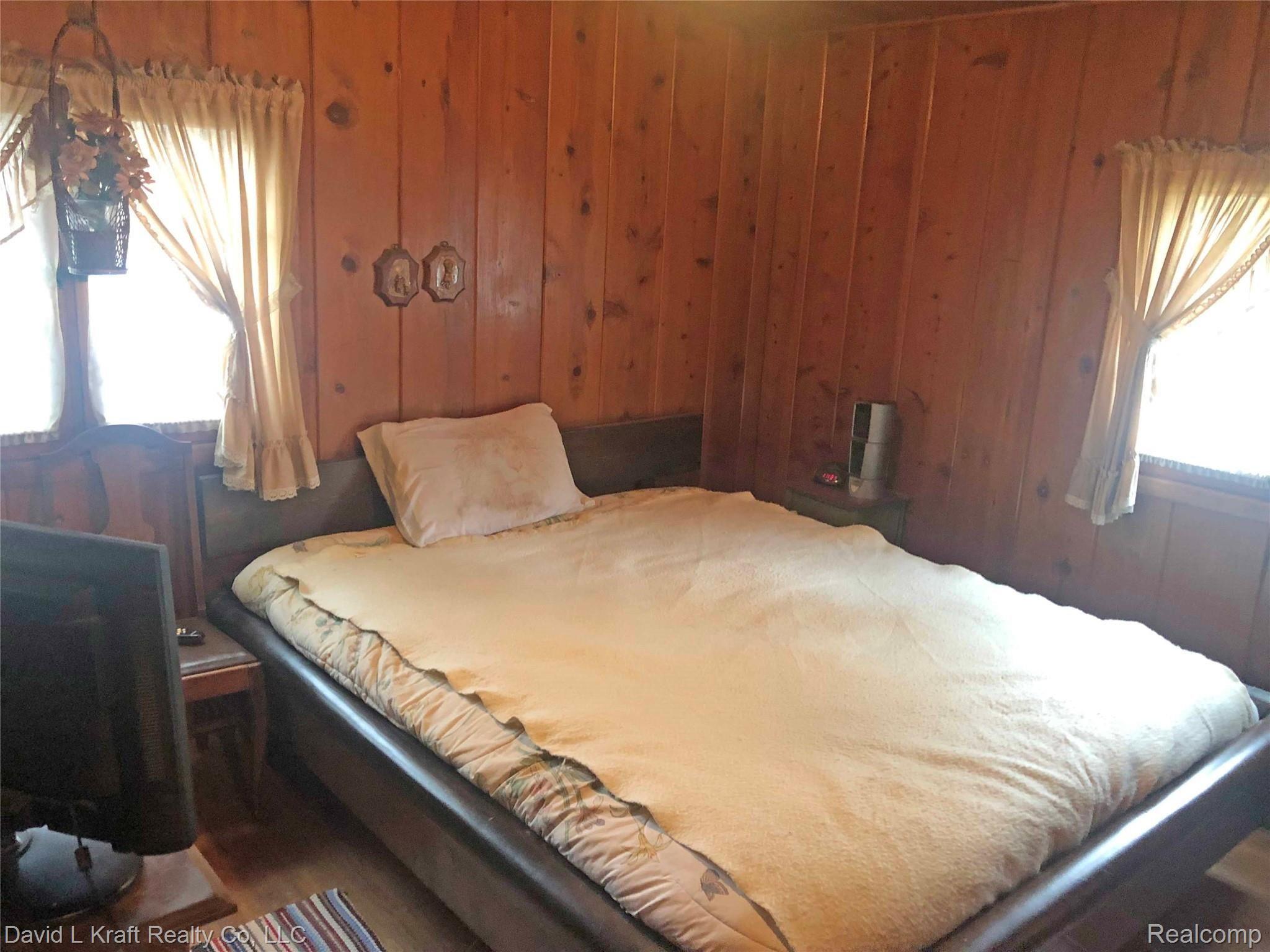 4335 Port Austin Road Caseville, MI 48725 - Photo 10 of 18 4335PtAustinBed1.jpg