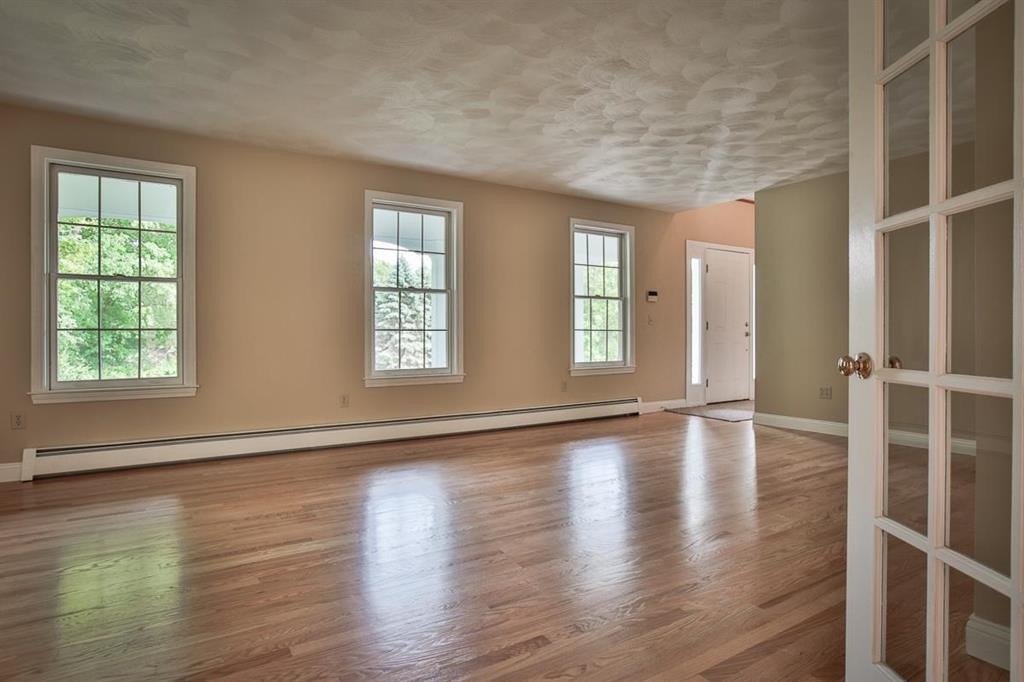28 Newton Road Plaistow, NH 03865 - Photo 6 of 25