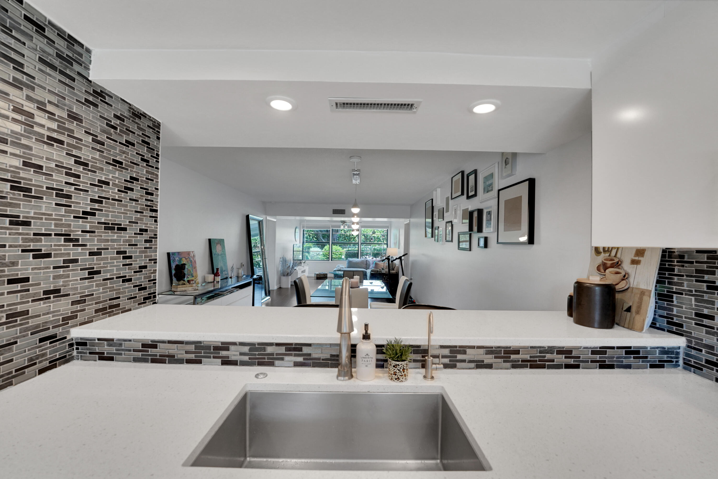 6121 Balboa Circle, Unit 103 Boca Raton, FL 33433 - Photo 12 of 32 DSC08652