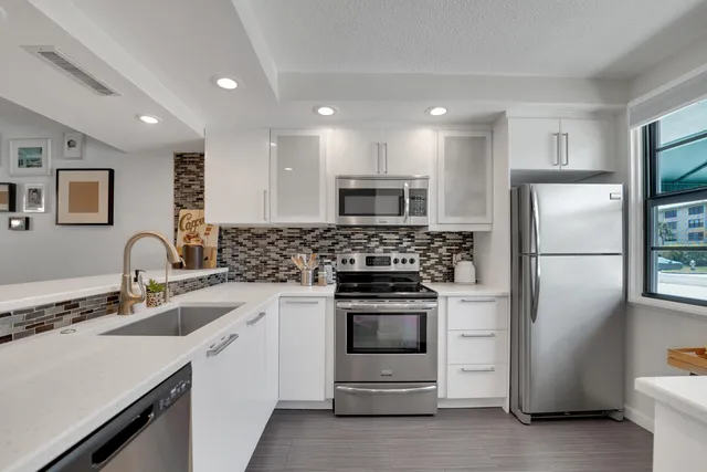 $355,000 | 6121 Balboa Circle, Unit 103, Boca Raton, FL 33433