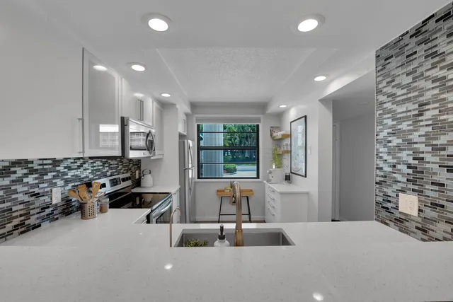 $355,000 | 6121 Balboa Circle, Unit 103, Boca Raton, FL 33433