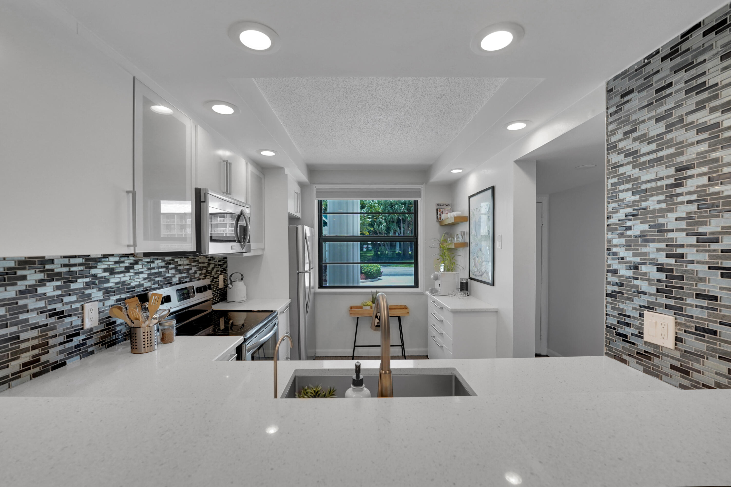 6121 Balboa Circle, Unit 103 Boca Raton, FL 33433 - Photo 17 of 32 DSC08667