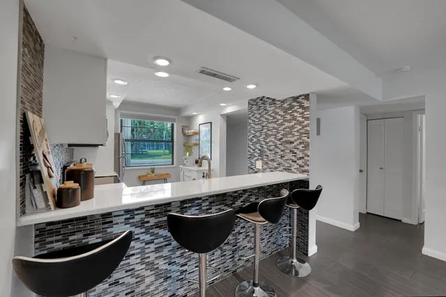 $355,000 | 6121 Balboa Circle, Unit 103, Boca Raton, FL 33433