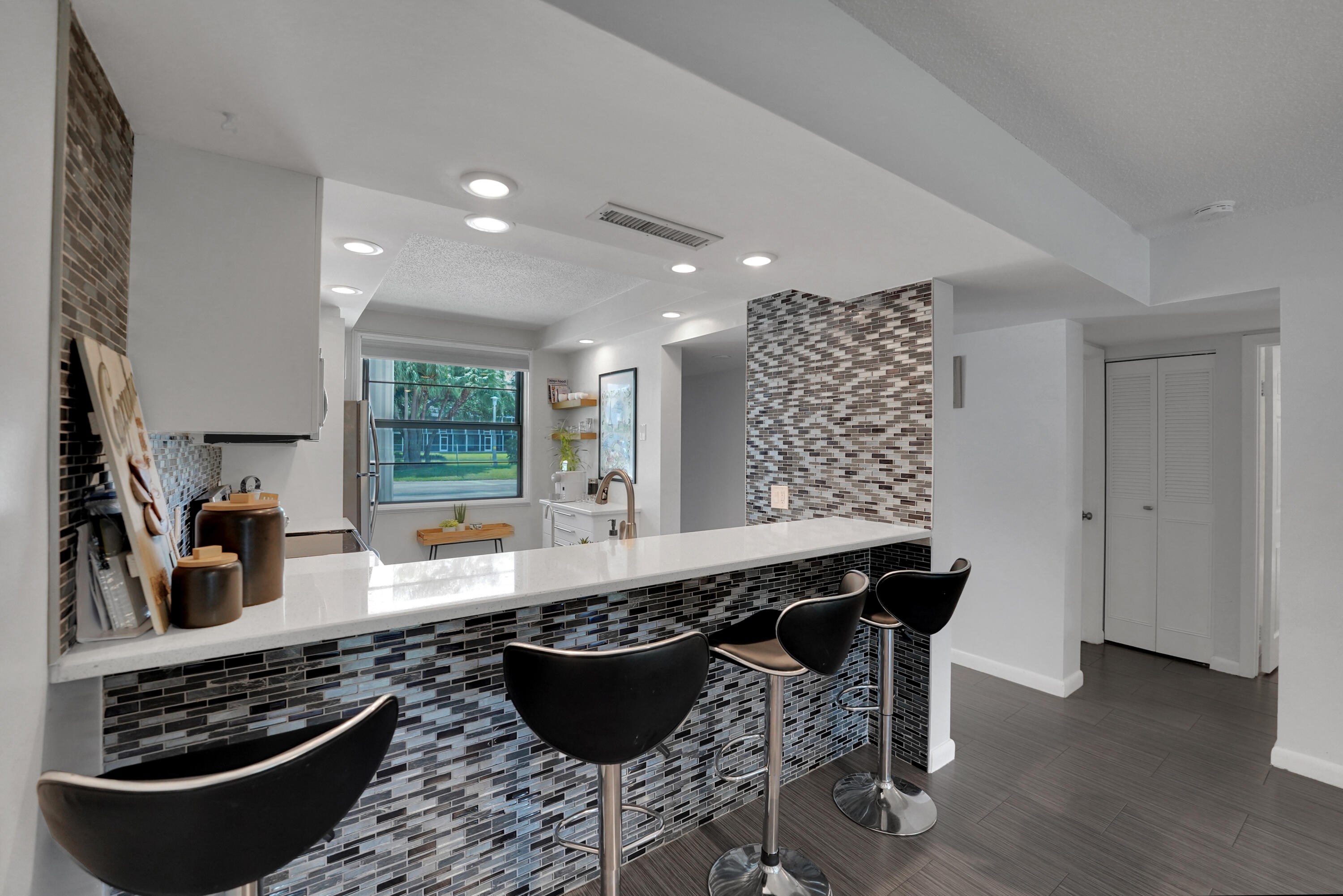 6121 Balboa Circle, Unit 103 Boca Raton, FL 33433 - Photo 18 of 32 DSC08670